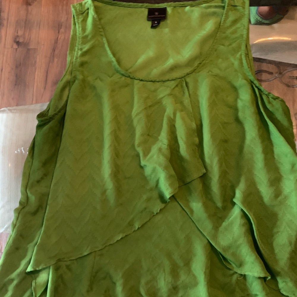 Dark green flappy sleeveless shirt